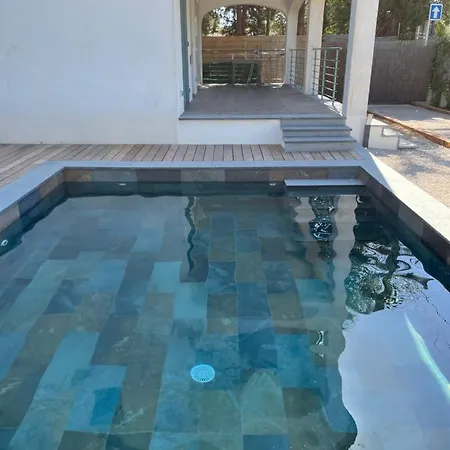 Belle A Proche Plage - Piscine Parking Climatisation